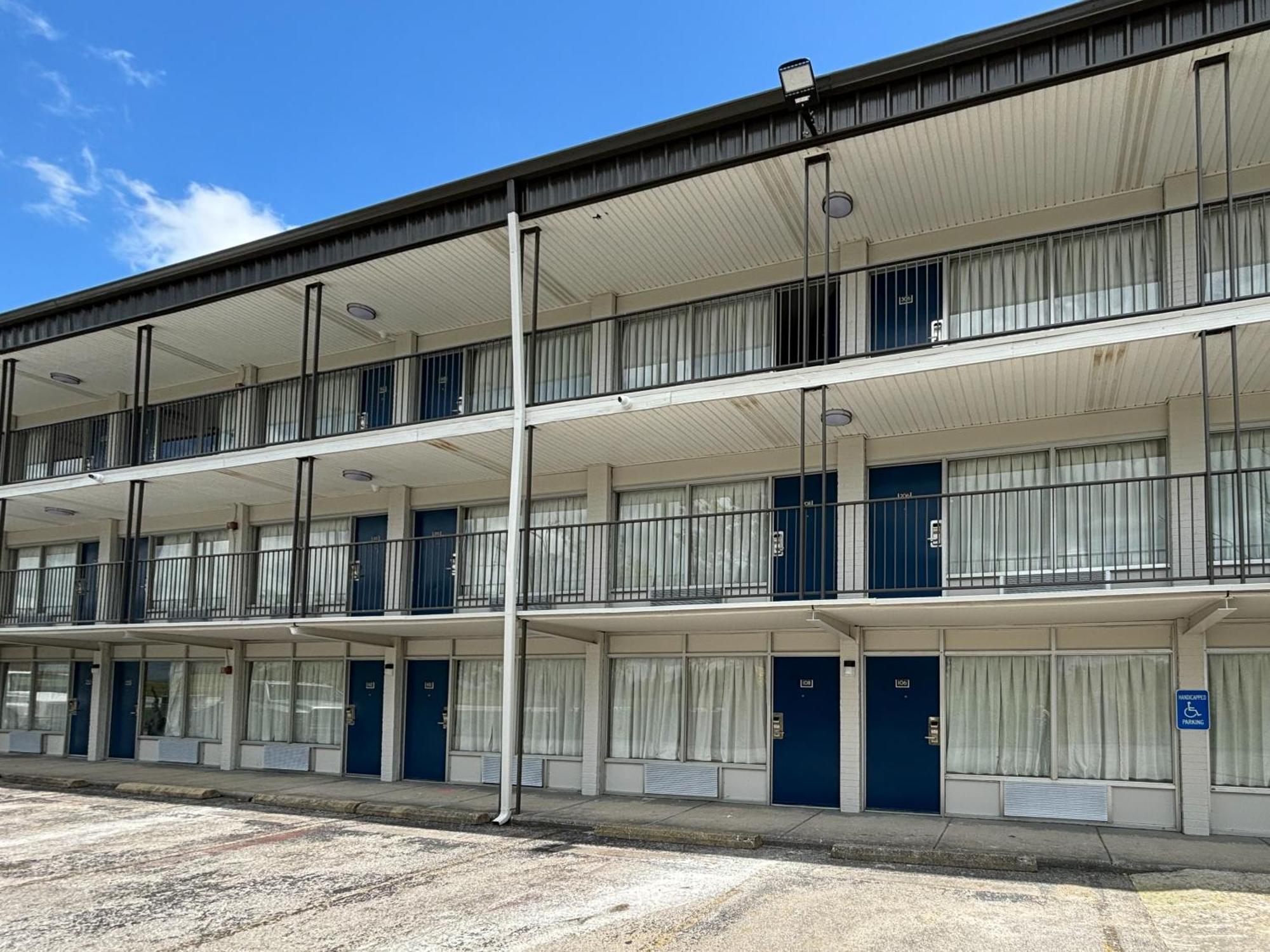 Motel 6 Richmond, Ky Eku Campus Area Exterior photo